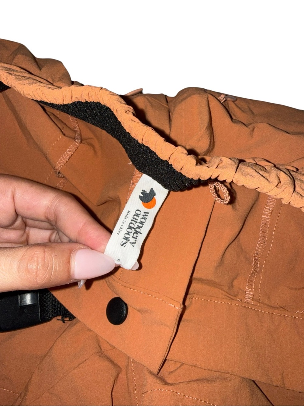 Wondery Outdoors Hiking Rust Orange Cargo Shorts with Built-In Black Web Belt - Picture 2 of 5